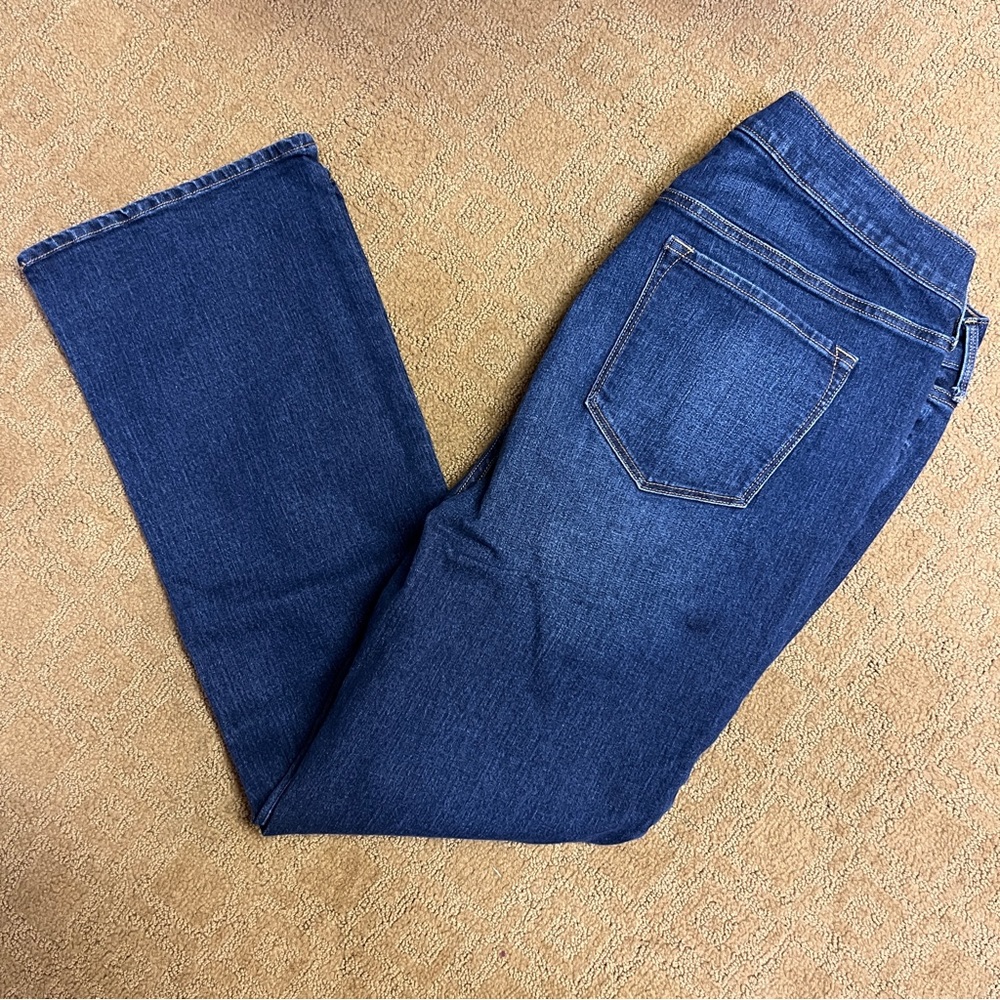 Levi’s Signature denim jeans low rise boot-cut dark wash size 18